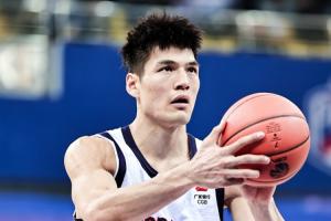 外线有谱！陈国豪三分4中3拿16分7板 本赛季三分命中率高达71.4%